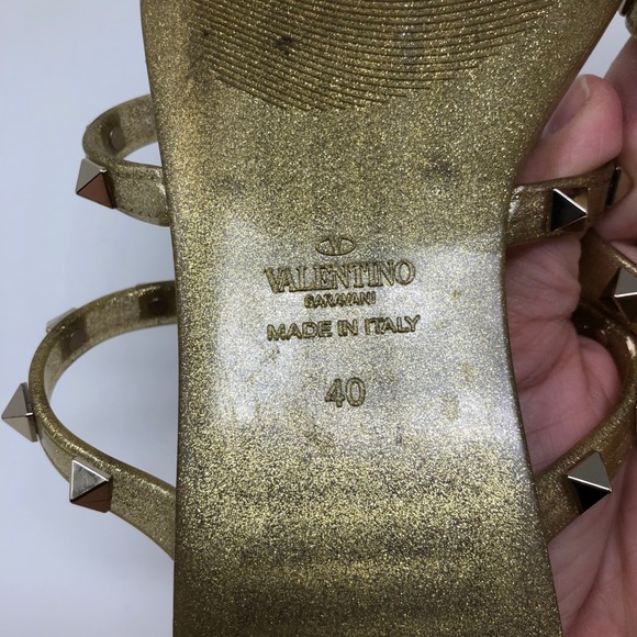Valentino Studded Thong Flip Flop Sandal Womens 40 9 Gold Designer Old Money - Picture 7 of 9